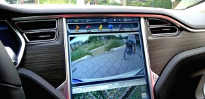 Tesla Model S dashboard include web browser